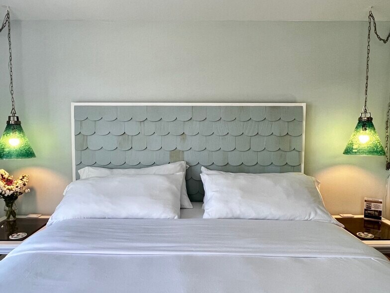 More Photos Of 3063 Bristol Rd, New Harbor Hospitality For Sale