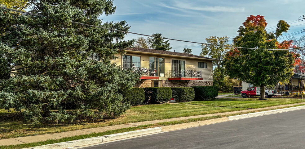 Primary Photo Of 197 Denby St, Romeo Apartments For Sale