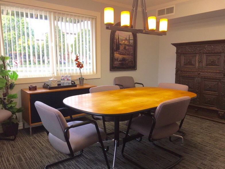 More Photos Of 1862 S Broadway, Santa Maria Office For Lease