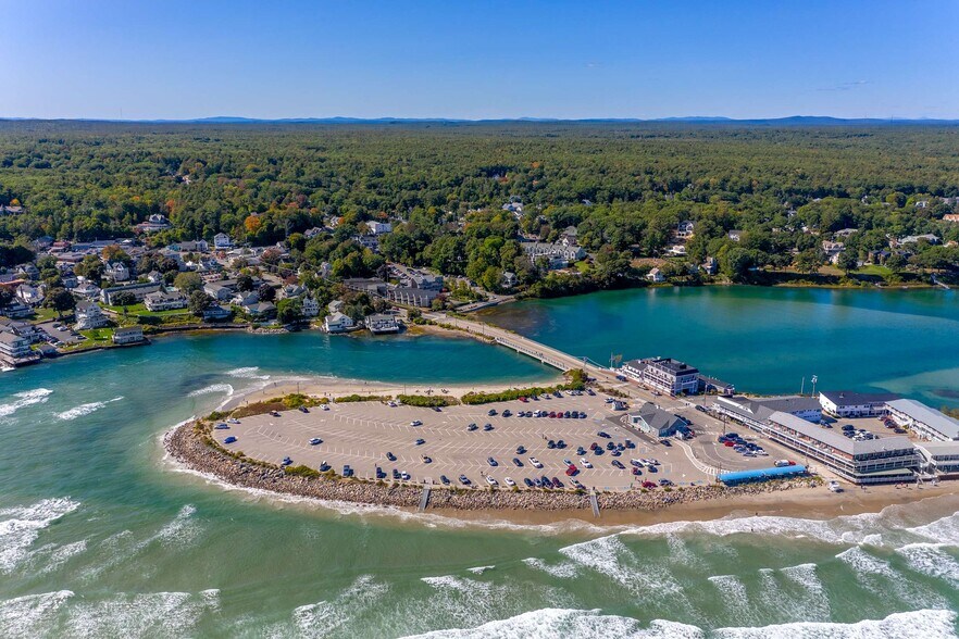 More Photos Of 307 Main St, Ogunquit Storefront For Sale