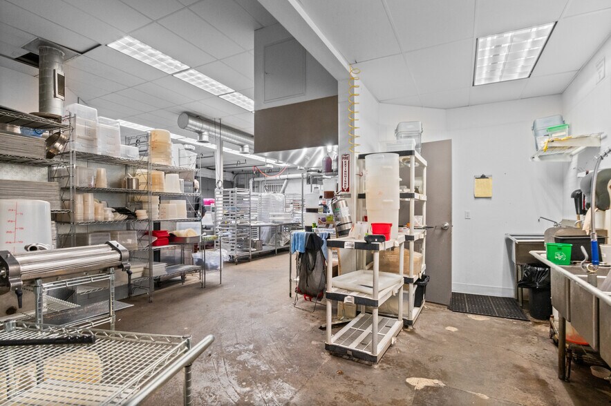 More Photos Of 225 Mariposa St, Denver Manufacturing For Lease