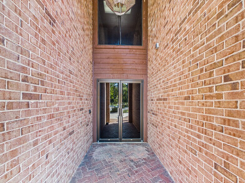 More Photos Of 25222 Glen Loch Dr, Spring Coworking Space
