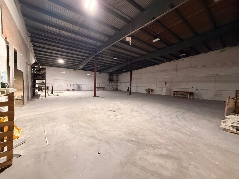 More Photos Of 451 Gordon St, Roseville Warehouse For Lease