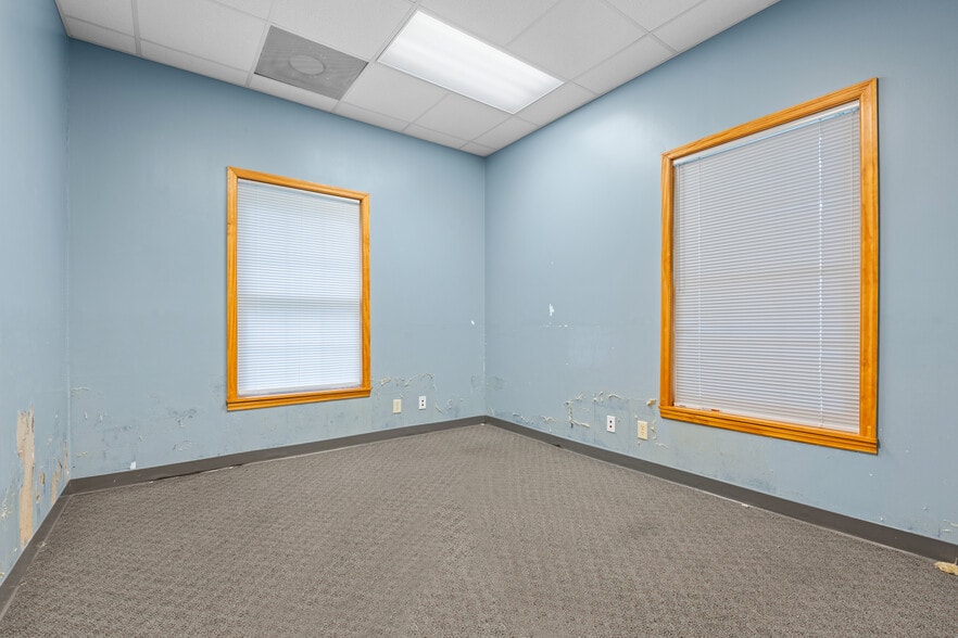 More Photos Of 1481 Dean Forest Rd, Savannah Medical For Lease