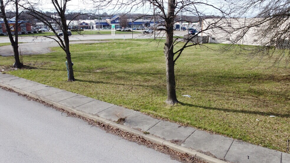 More Photos Of 339 S Hermitage Rd, Hermitage Land For Lease