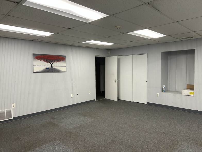 More Photos Of 2221 E Clearfield St, Philadelphia Warehouse For Sale