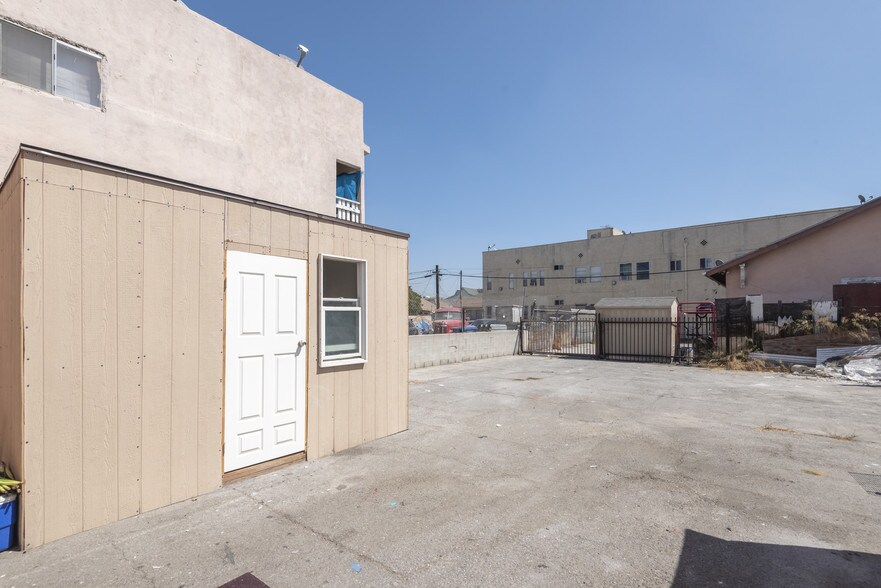 More Photos Of 4620 S Central Ave, Los Angeles Storefront For Sale