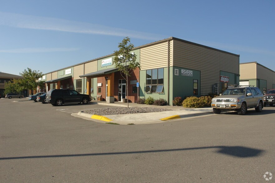 More Photos Of 2825 Stockyard Rd, Missoula Showroom For Lease