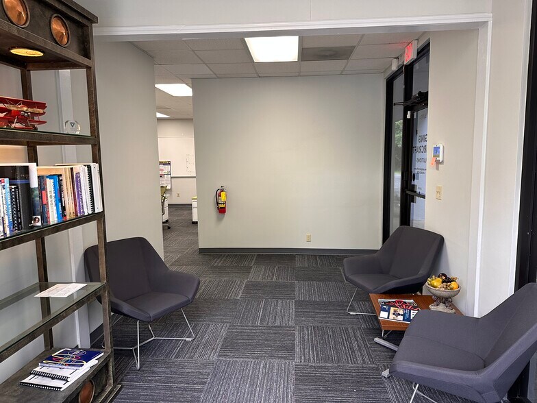 More Photos Of 64 Green St, Warner Robins Loft Creative Space For Lease