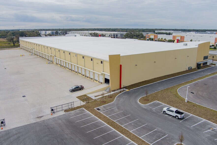 More Photos Of 3900 County Line Road, Lakeland Distribution For Lease