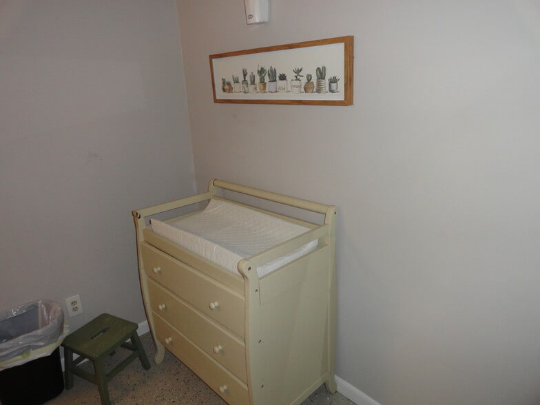 More Photos Of 3552-3556 Avon St, Hartland Medical For Sale