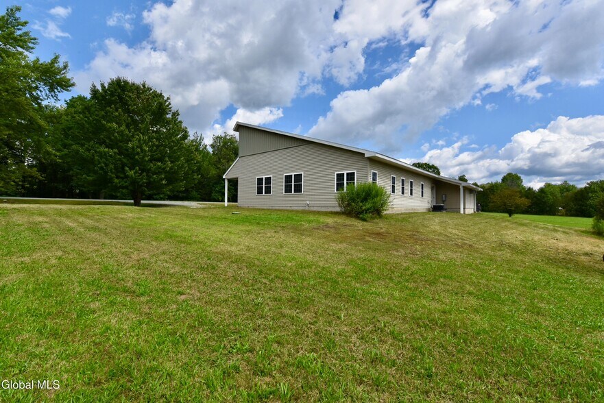 More Photos Of 410 Ridge Rd, Broadalbin Freestanding For Sale