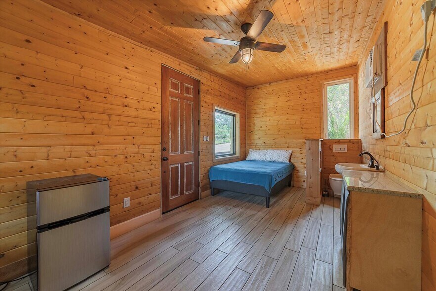 More Photos Of 325 Eagle Rest Ln, Burnet Marina For Sale