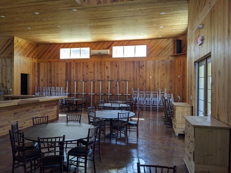 More Photos Of 7495 Union Rd, Hahira Restaurant For Sale
