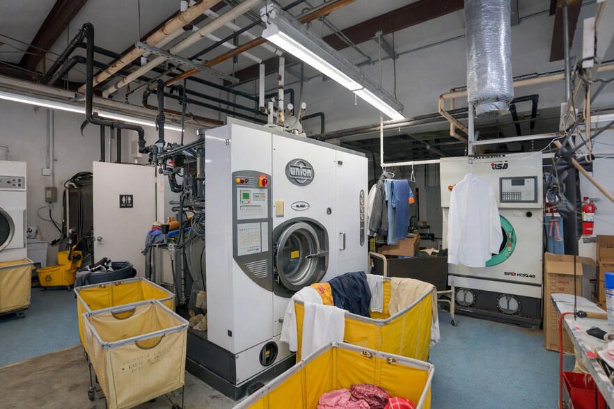 More Photos Of 7250 Antoine Dr, Houston Freestanding For Sale