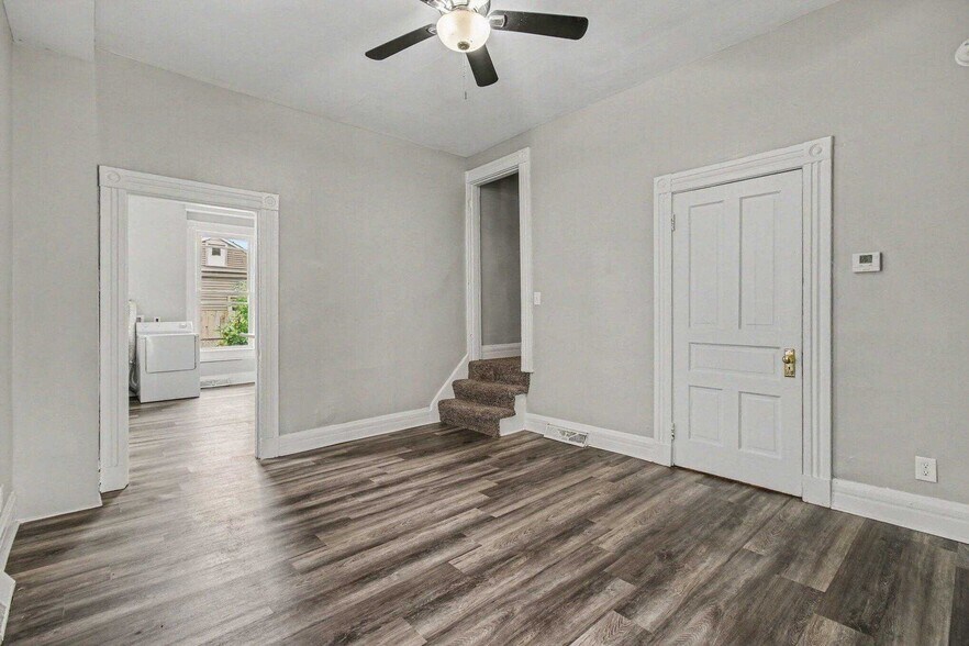 More Photos Of 318-320 Lafayette Ave, Bellevue Apartments For Sale