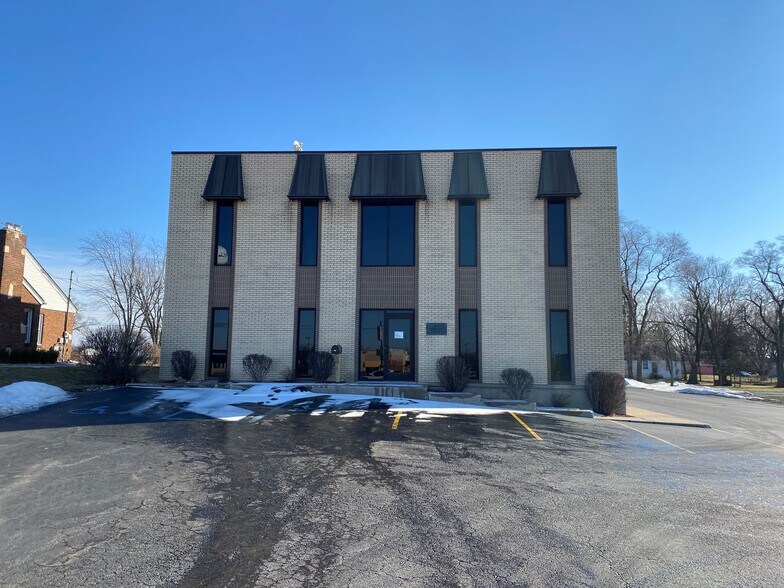 More Photos Of 2111 W Lincoln Hwy, Merrillville Loft Creative Space For Lease
