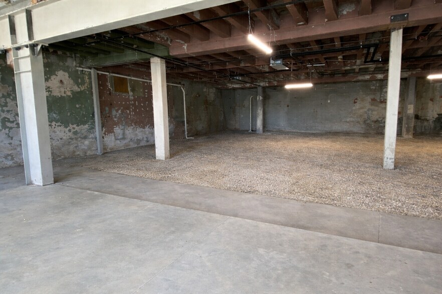 More Photos Of 455-467 25th St, Ogden Restaurant For Lease