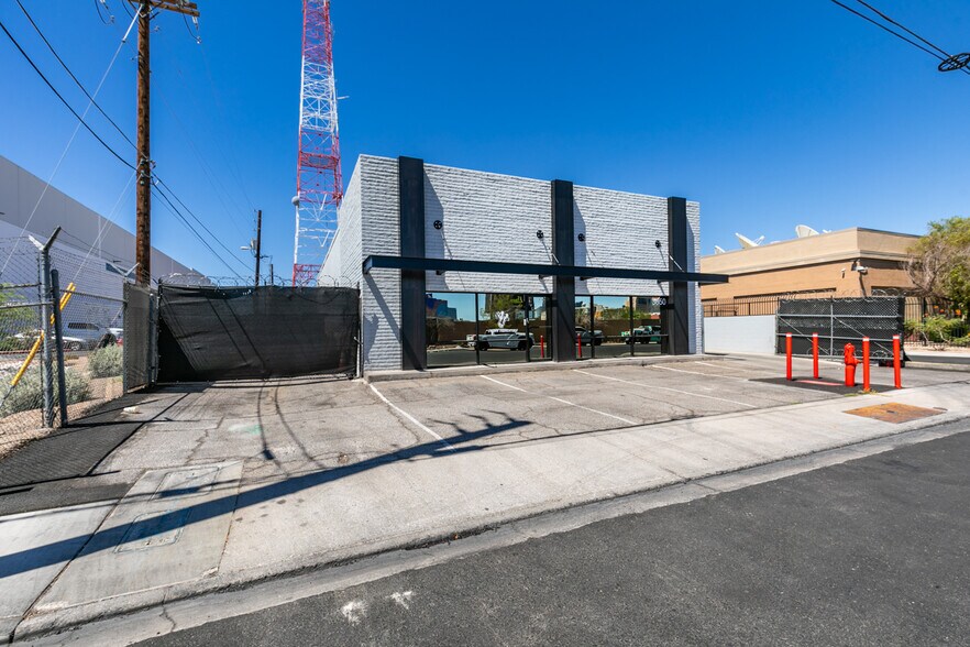 More Photos Of 3850 Pioneer Ave, Las Vegas Showroom For Sale