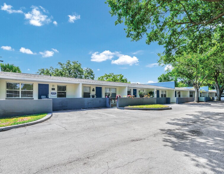 Primary Photo Of 1111 Kennedy Ct, Titusville Apartments For Sale