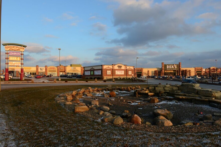 More Photos Of 4601 1st Ave SE, Cedar Rapids Unknown For Lease