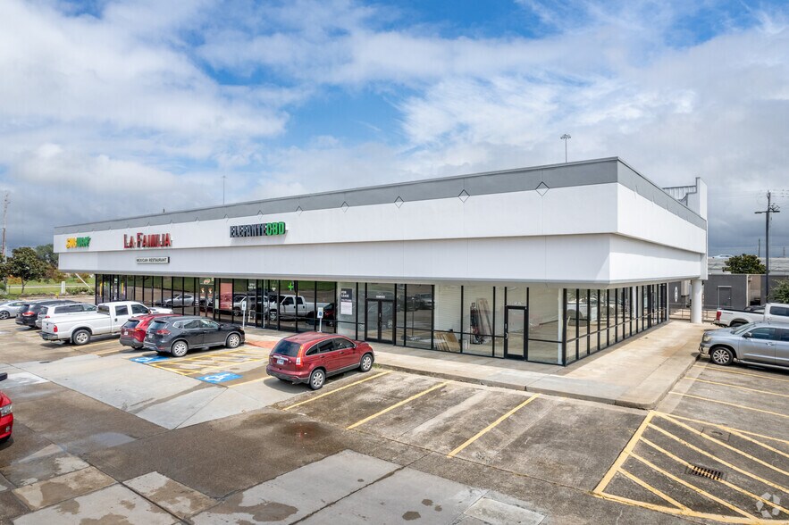 More Photos Of 20730-20814 Gulf Fwy, Webster Unknown For Lease