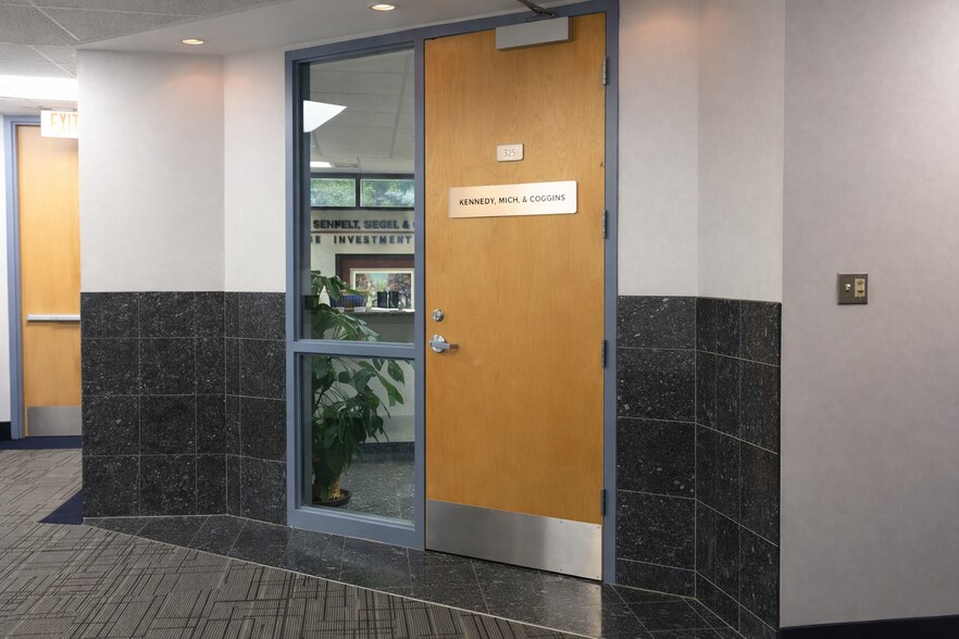 More Photos Of 33 Rock Hill Rd, Bala Cynwyd Office For Sale