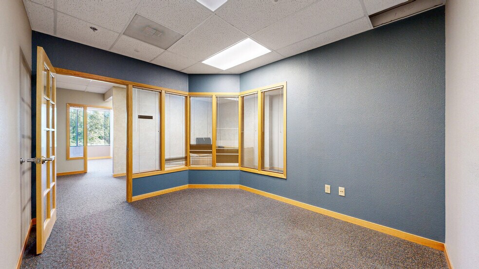 More Photos Of 2695 W Eisenhower Blvd, Loveland Office For Lease