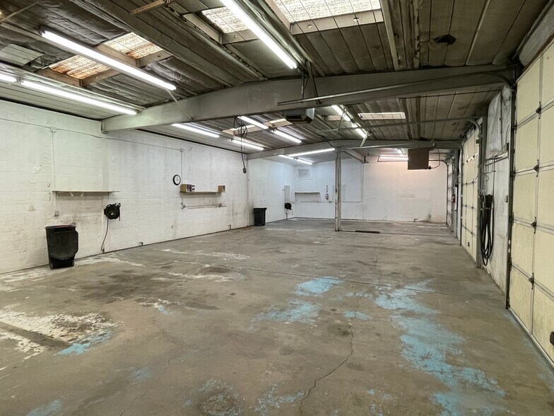 More Photos Of 2912 Hill Ave, Grand Junction Flex For Lease