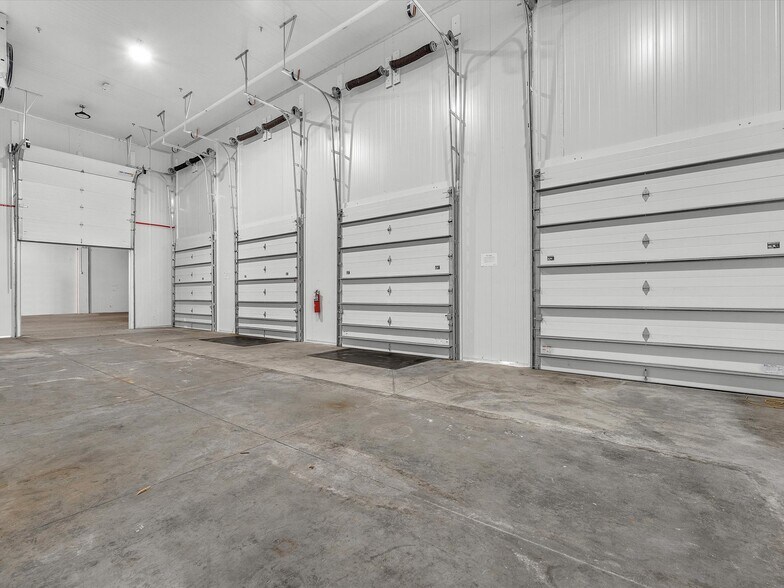 More Photos Of 2701 NW 107th Ave, Miami Refrigeration Cold Storage For Lease