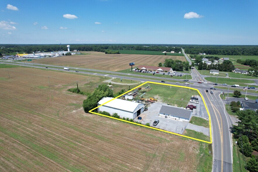 More Photos Of 11027 Delaware Ave, Laurel Land For Sale