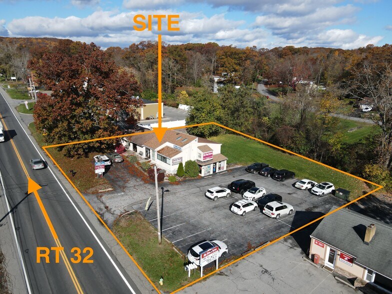 More Photos Of 56 N Plank Rd, Newburgh Freestanding For Sale