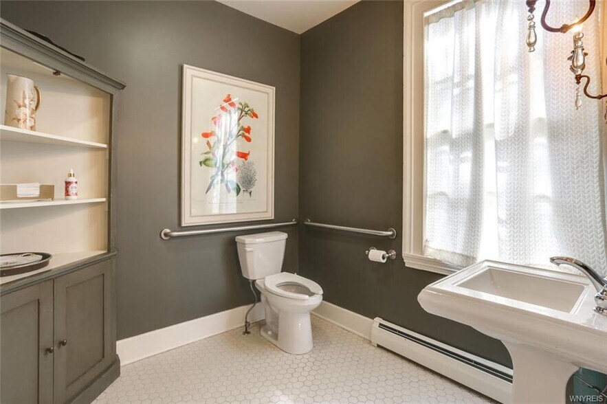 More Photos Of 644 Oakwood Ave, East Aurora Restaurant For Sale
