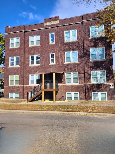 Primary Photo Of 301 21st St, Sioux City Apartments For Sale