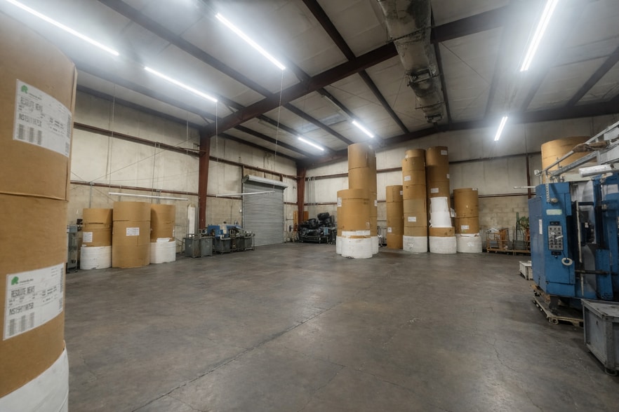 More Photos Of 210 Woodland Estates Ave, Ruskin Manufacturing For Sale
