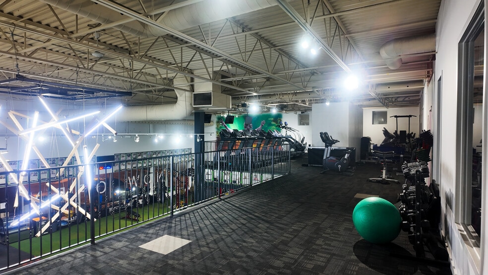 More Photos Of 31 Jevlan Dr, Vaughan General Retail For Lease