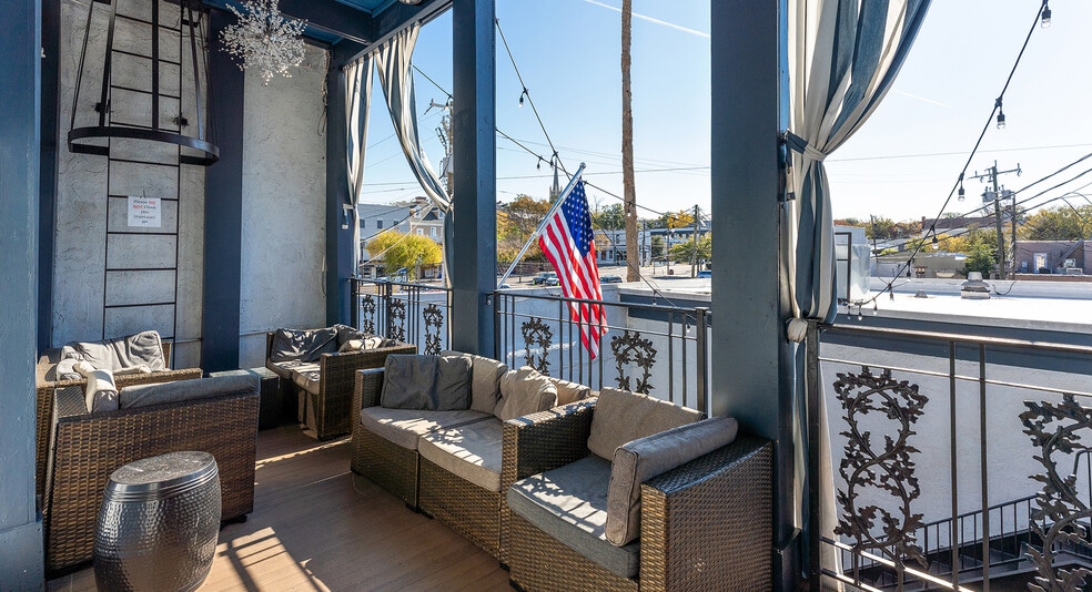 More Photos Of 118 Market St, Wilmington General Retail For Sale
