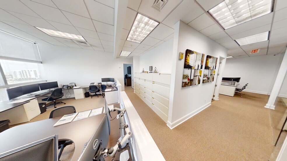 More Photos Of 175 SW 7th St, Miami Medical For Lease