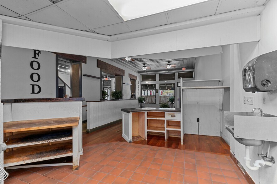 More Photos Of 221 Watson St, Ripon Storefront Retail Residential For Sale