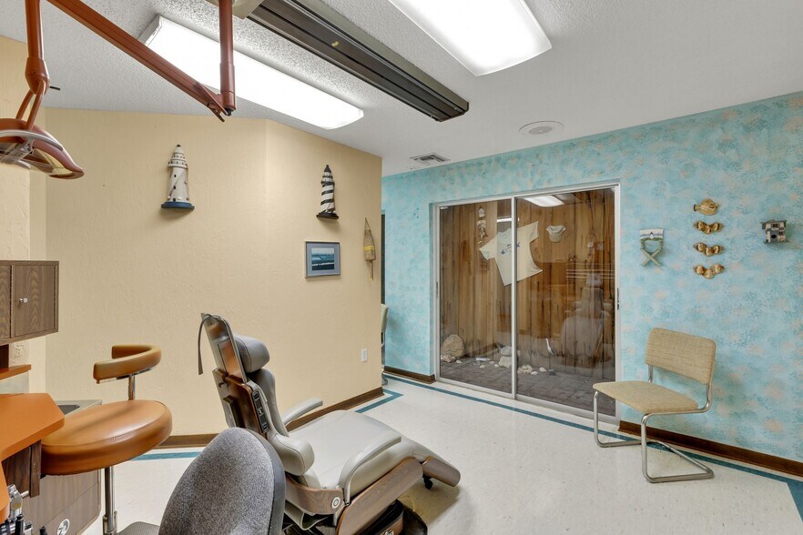 More Photos Of 150 N Banana River Dr, Merritt Island Healthcare For Lease