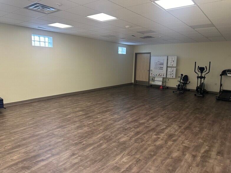 More Photos Of 1217 S Broadway St, New Ulm Storefront Retail Residential For Sale