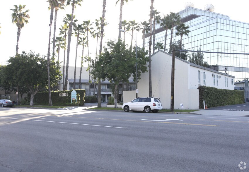 More Photos Of 2920 W Olive Ave, Burbank Loft Creative Space For Lease