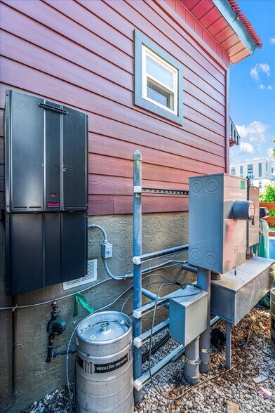 More Photos Of 217 W Hopkins St, San Marcos Restaurant For Sale