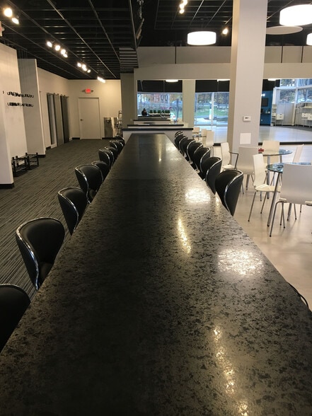 More Photos Of 2727 W Beltline Hwy, Madison Freestanding For Sale