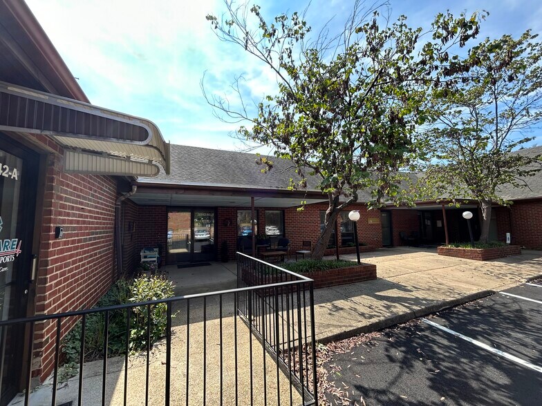 More Photos Of 3042 Berkmar Dr, Charlottesville Office For Lease