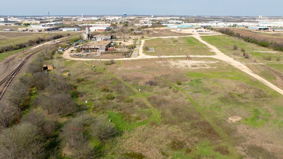 More Photos Of 2520 General Bruce dr, Temple Land For Lease