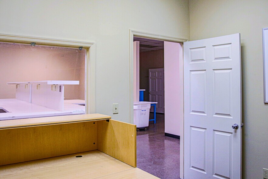 More Photos Of 1257 Sweeten Creek Rd, Asheville Office For Lease