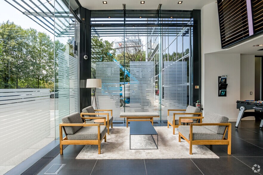 More Photos Of 1000 Great West Rd, Brentford Coworking Space