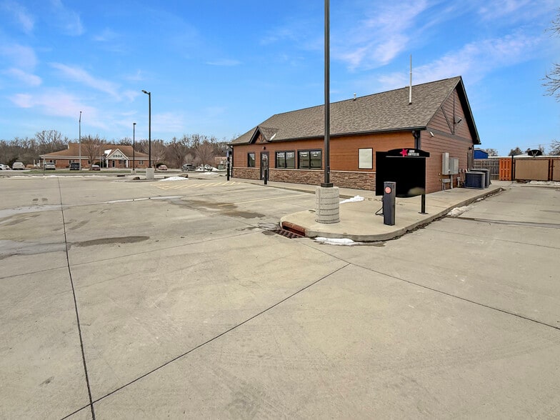 More Photos Of 910 E 2nd Ave, Indianola Restaurant For Sale