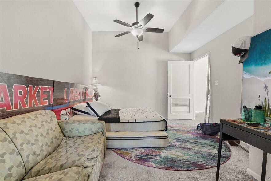 More Photos Of 923 Tx-332-loop, Liberty Hill Storefront Retail Residential For Sale